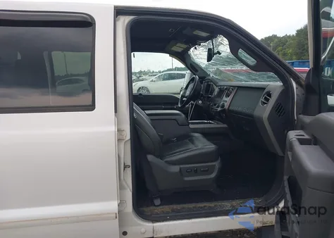 2011 Ford F-250 Lariat z USA, uszkodzony, nr VIN 1FT7W2BT1BEB64699